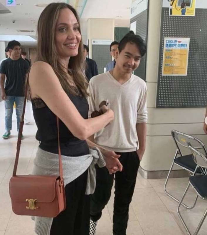 angelina jolie e maddox 9