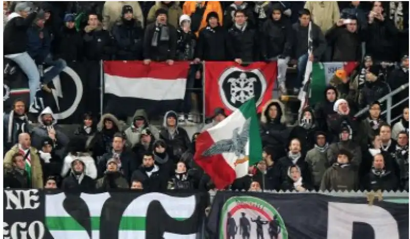 drughi curva juve 