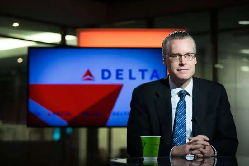 ED BASTIAN CEO DI DELTA 1