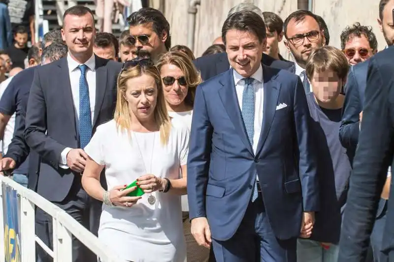 giuseppe conte con giorgia meloni   atreju 2019