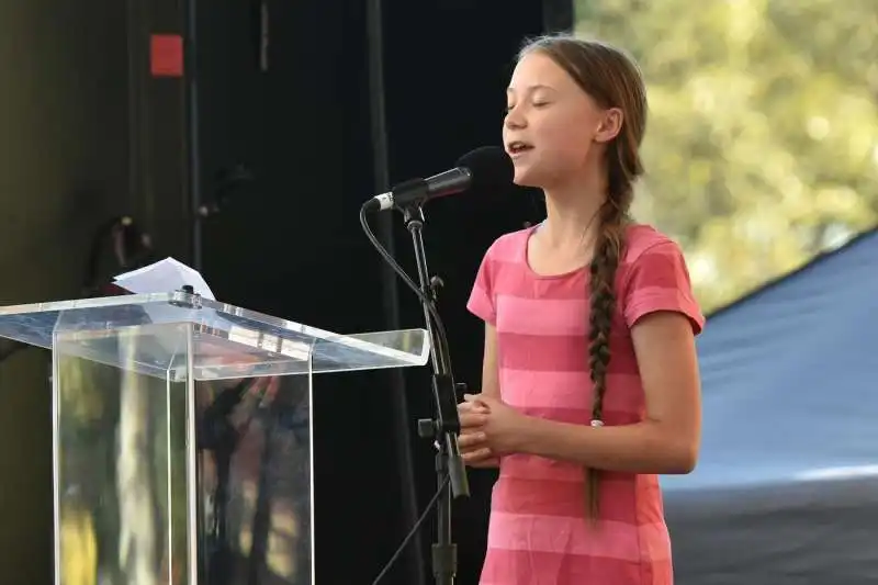 greta thunberg durante la marcia per il clima a new york