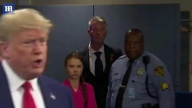 greta thunberg fulmina donald trump con lo sguardo