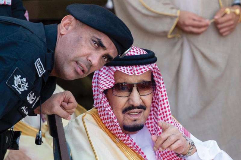 il generale abdel aziz al fagham con re salman