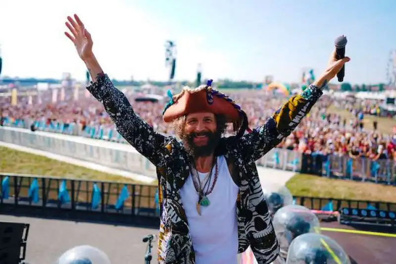 JOVE BEACH PARTY - IL CONCERTO DI JOVANOTTI A LINATE 