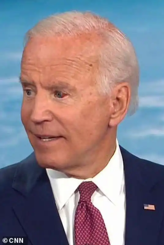 l'occhio iniettato di sangue di joe biden 1