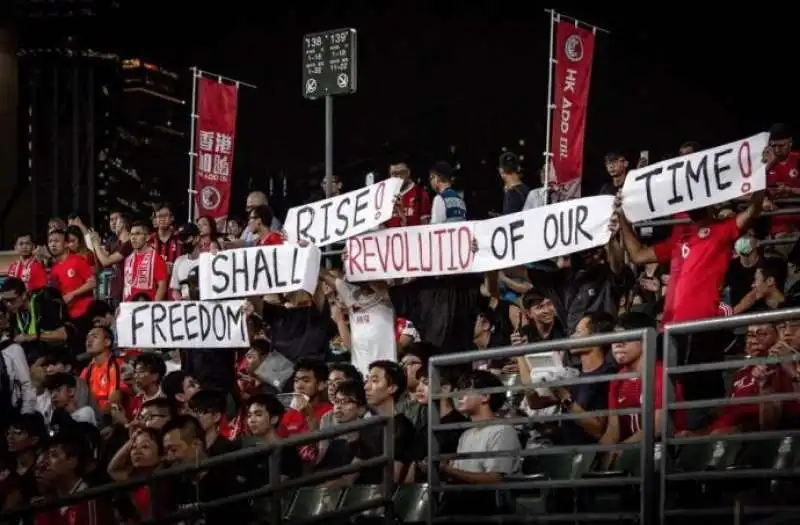 le proteste di hong kong 12