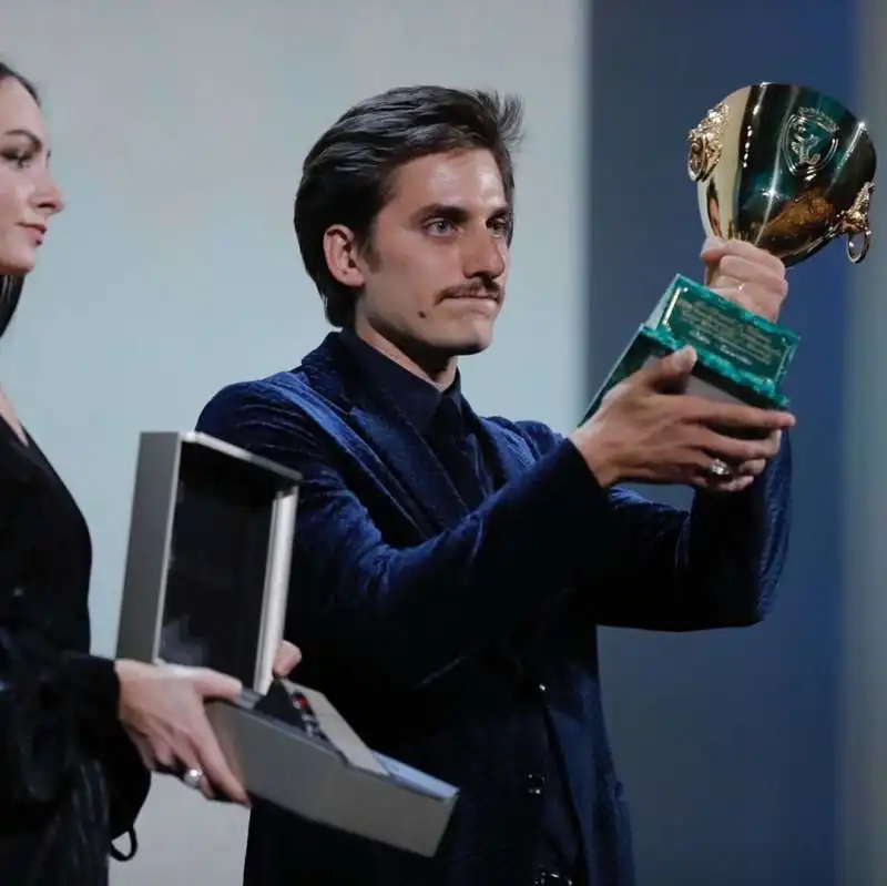 luca marinelli coppa volpi venezia 2019