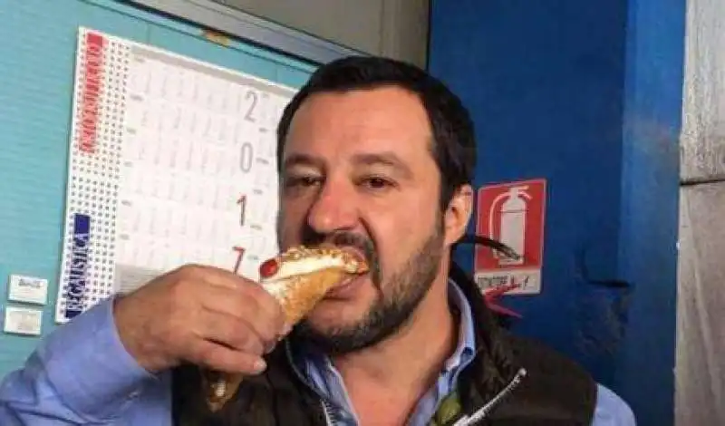 matteo salvini  cannolo