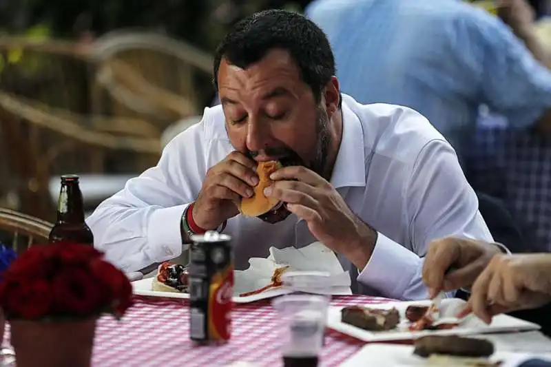 matteo salvini hamburger