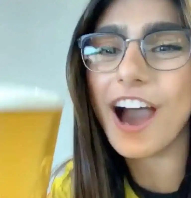 mia khalifa 1