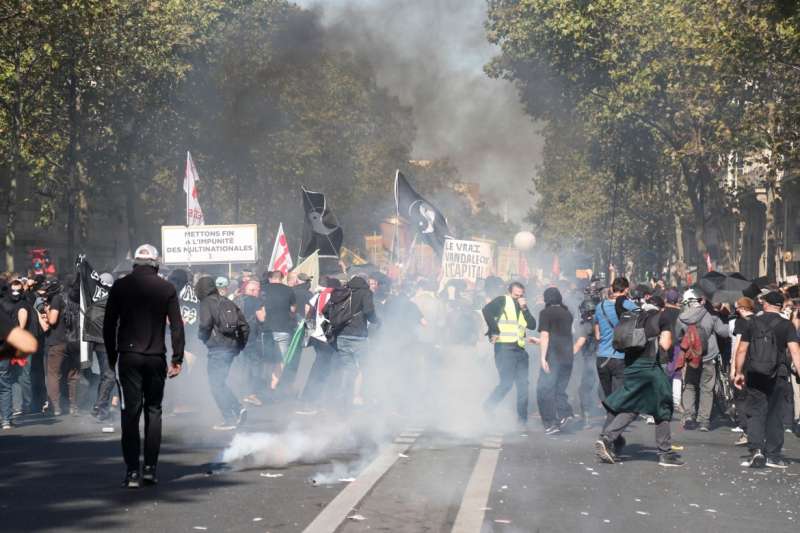 PARIGI - PROTESTE DEI GILET GIALLI