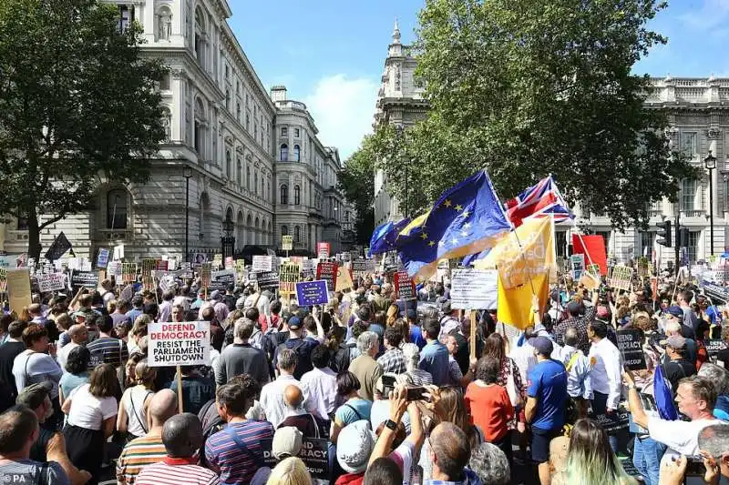 proteste contro boris johnson 5