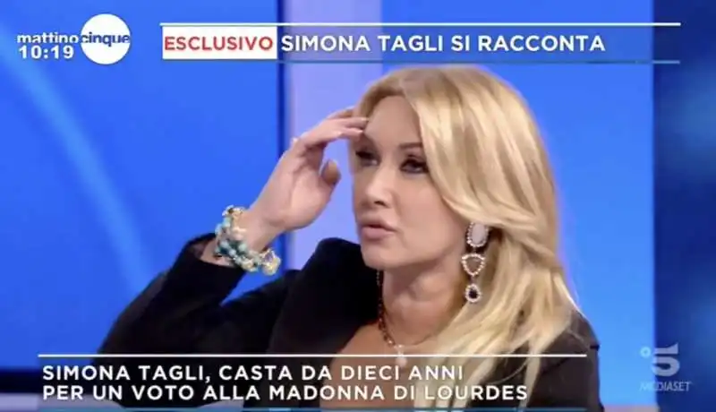 simona tagli a mattino cinque 3