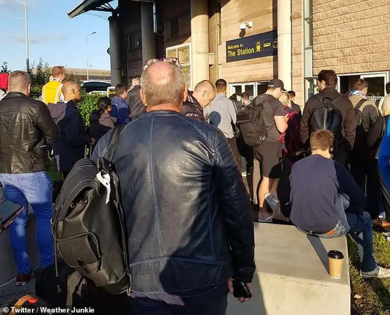 stazione  dell aeroporto di manchester