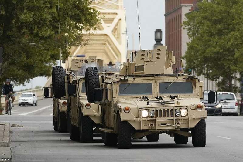 esercito per le strade di louisville