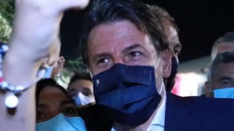 giuseppe conte alla festa de l'unita' di modena  2