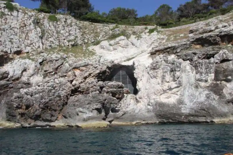 grotta romanelli castro 1