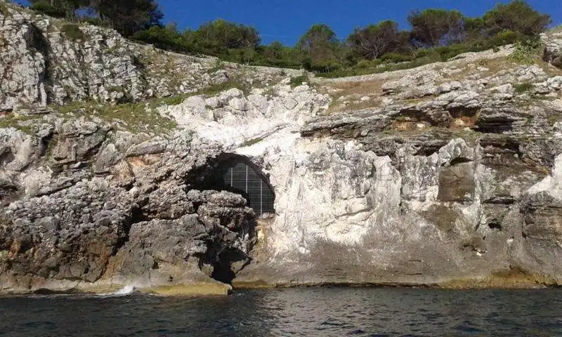 grotta romanelli castro