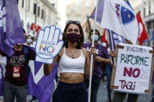 manifestazione per il no al referendum sul taglio dei parlamentari