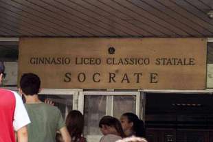 protesta mininigonne al liceo socrate 3