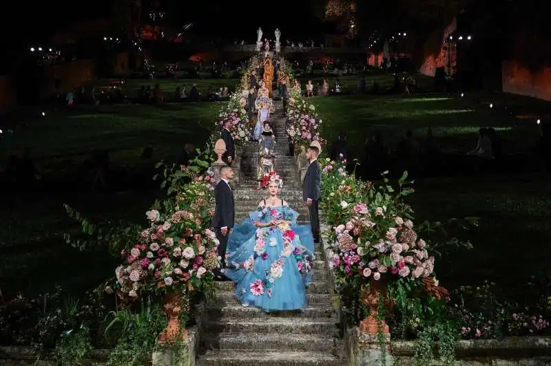 sfilata dolce e gabbana a firenze 