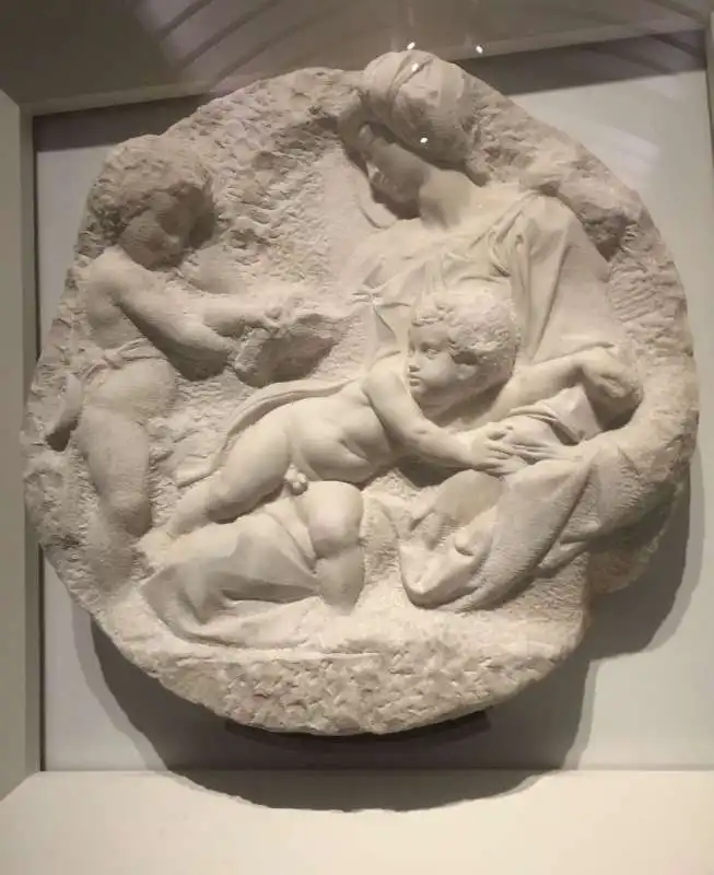 taddei tondo di michelangelo 1