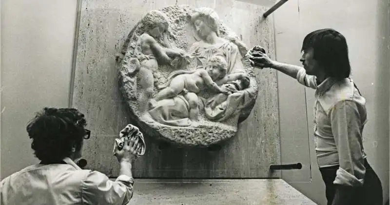 taddei tondo di michelangelo 4