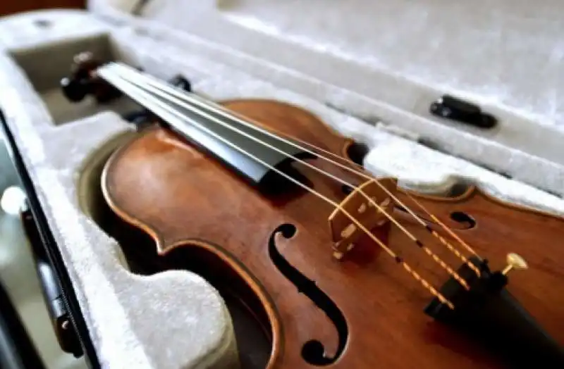 violino amati a casa del pusher 1