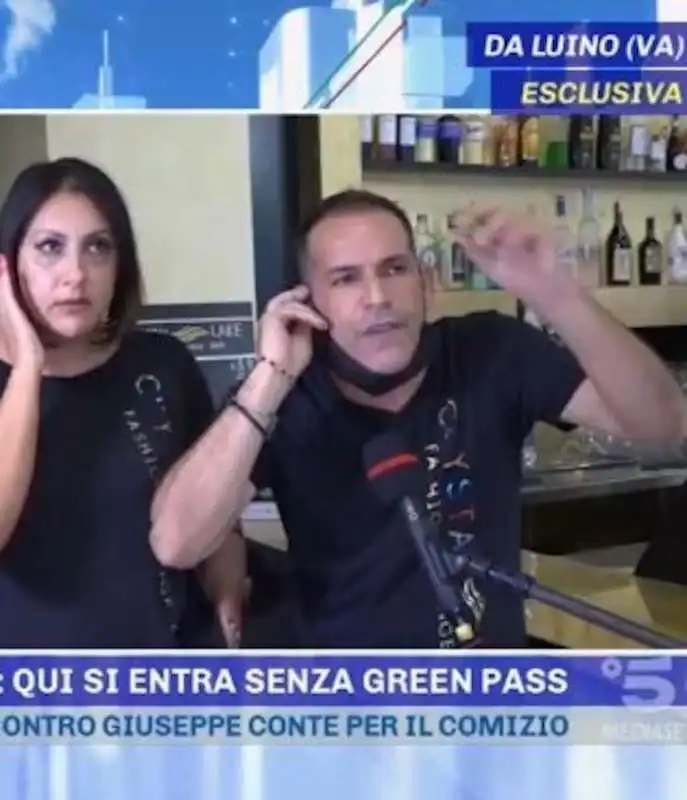 antonio caprarica contro il barista no vax a pomeriggio 5 4