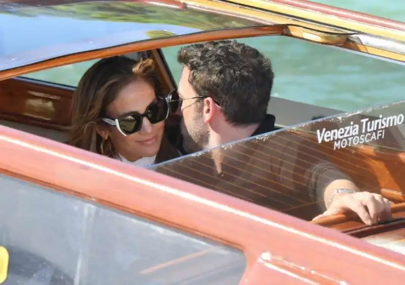 ben affleck e jennifer lopez a venezia  2