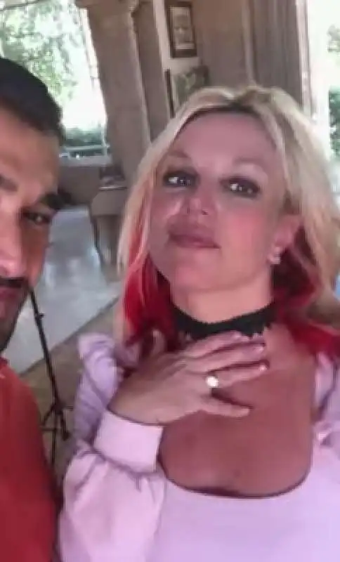 britney spears si fidanza con sam asghari  5