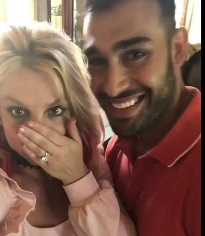 britney spears si fidanza con sam asghari  8