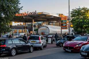 Code alle pompe di benzina in Inghilterra