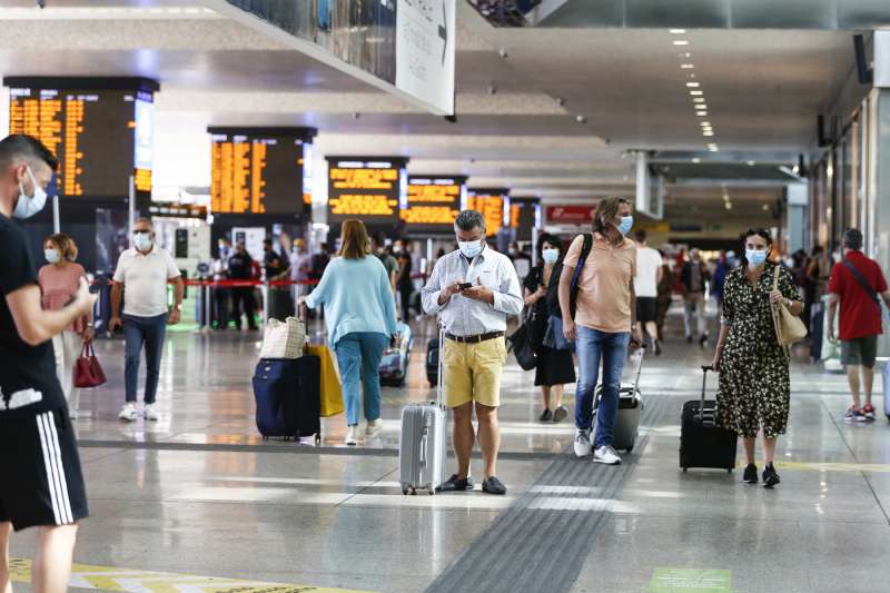 controlli green pass alla stazione di roma 5