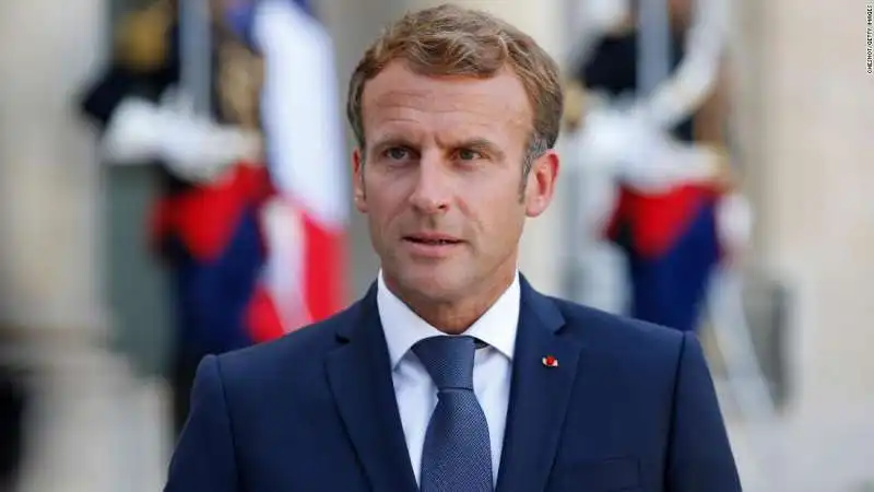 emmanuel macron 4