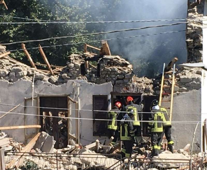 esplosione casa pontremoli 7