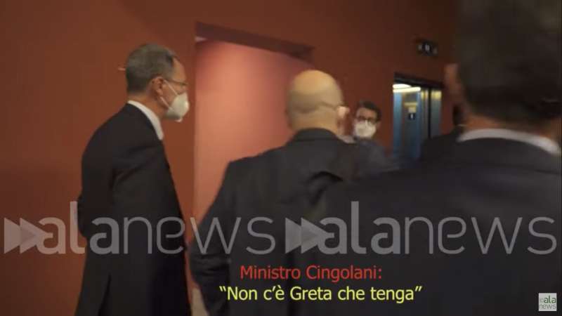 il fuorionda di roberto cingolani dopo l'incontro con greta thunberg 3