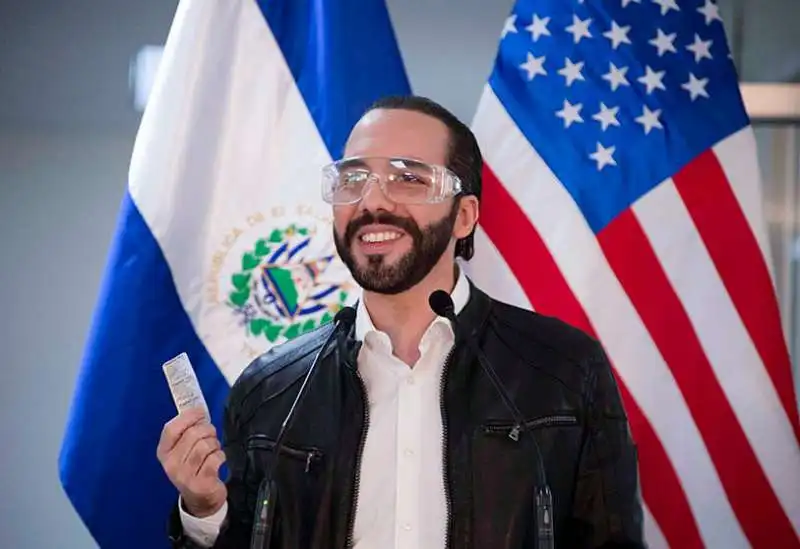 il presidente del salvador nayib bukele 14