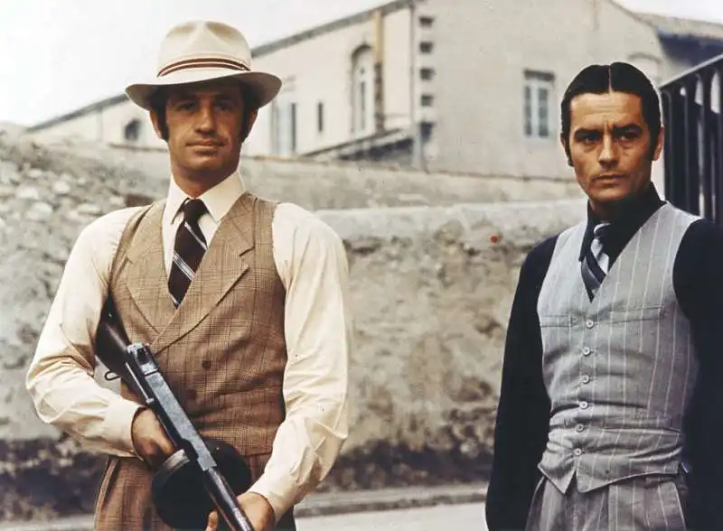 jean paul belmondo con alain delon in borsalino, 1970.