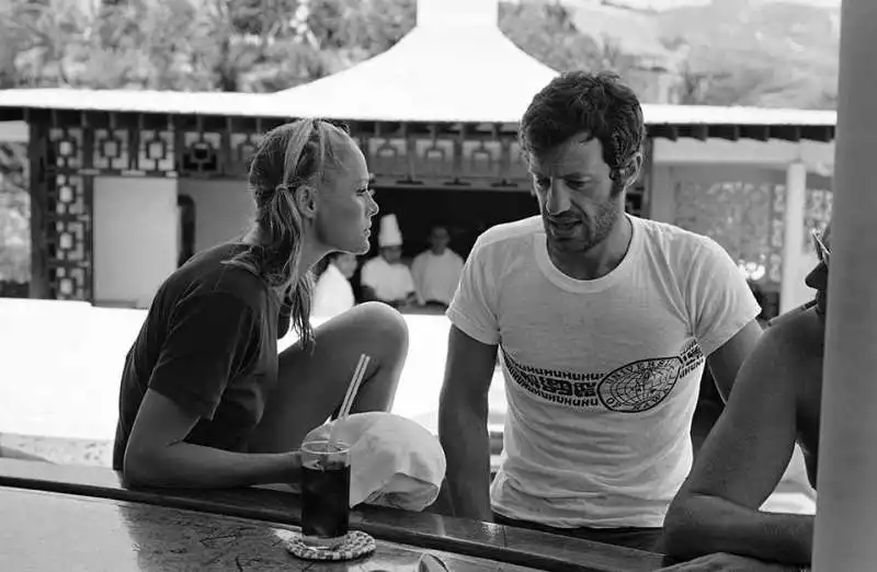 jean paul belmondo con ursula andress, anni 60.