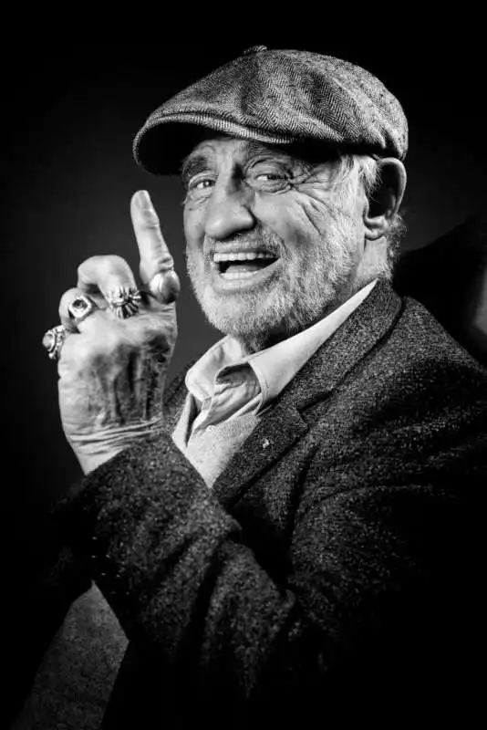 jean paul belmondo in un ritratto di joan saget del 2016. 