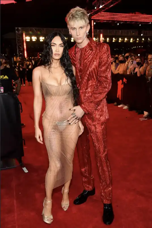 machine gun kelly e megan fox mtv vma 2021