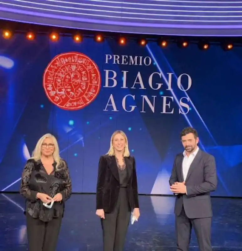 mara venier simona agnes alberto matano   premio biagio agnes 