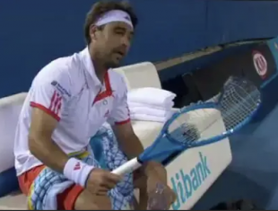 marcos baghdatis spacca la racchetta1