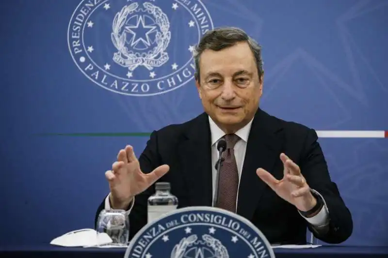 mario draghi  in conferenza stampa 1