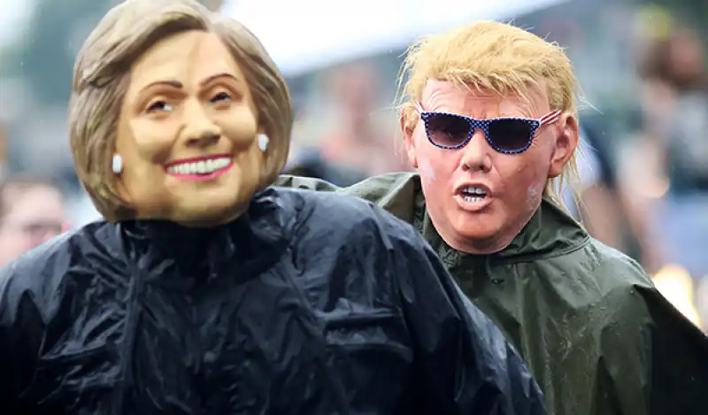 maschere di hillary clinton e donald trump