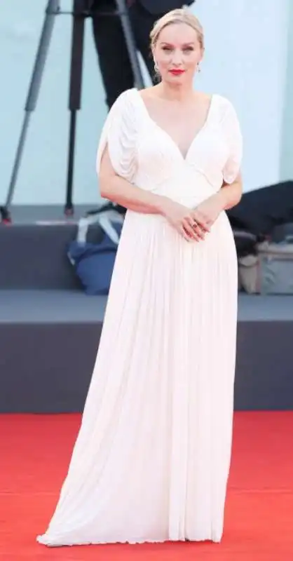 mona fastvold in alberta ferretti