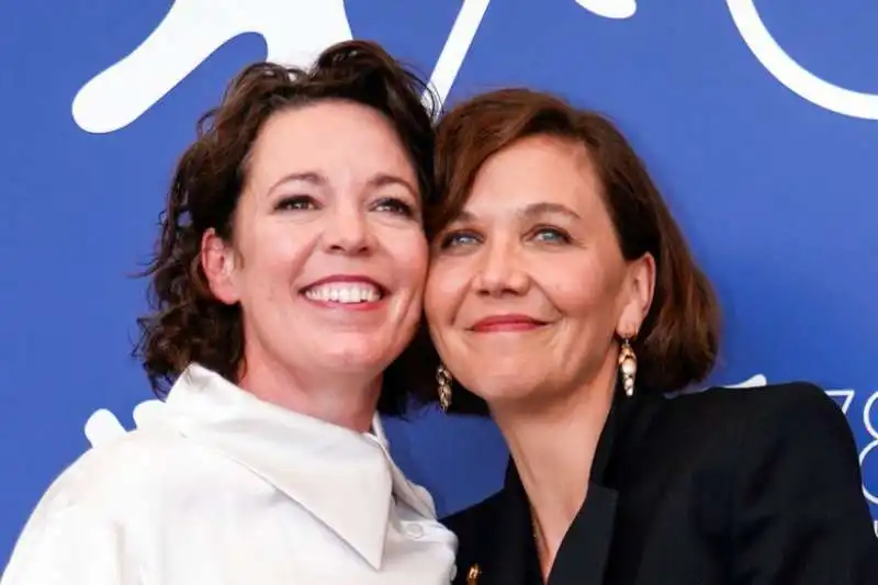 olivia coleman, maggie gyllenhaal 