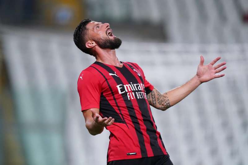 olivier giroud attaccante del milan 4