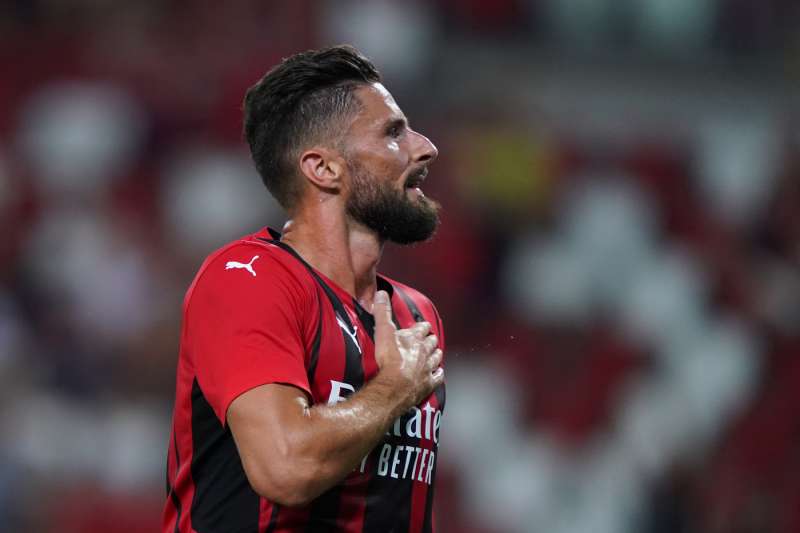 olivier giroud attaccante del milan 6